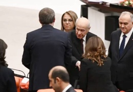 Bahçeli’nin uzanan eli