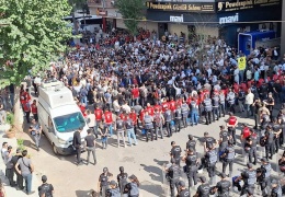 Kürt halkı barış ve çözümün adresini gösterdi