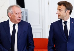 Macron tekrardan sağ dedi