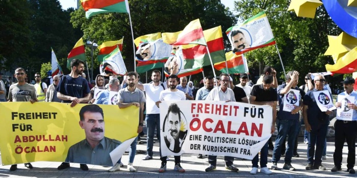 Frankfurt Öcalan'a özgürlük eylemi